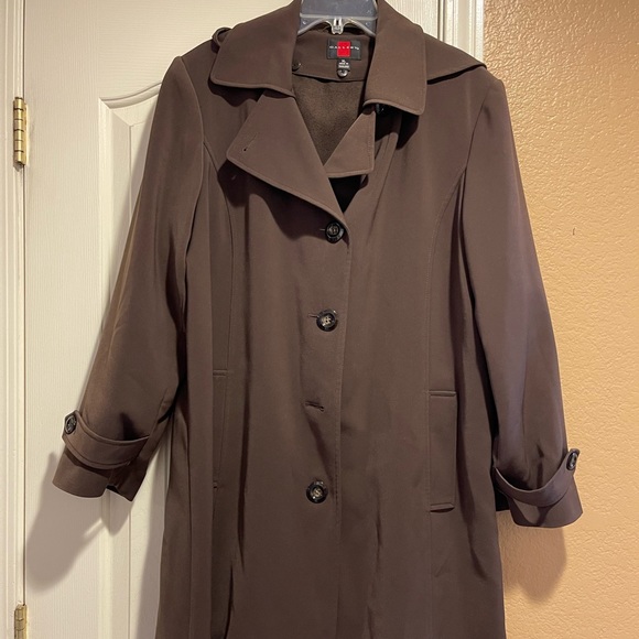 GALLERY.  Rain coat with hood lined. when appearance matters!(Make Me An Offer) - Picture 7 of 12